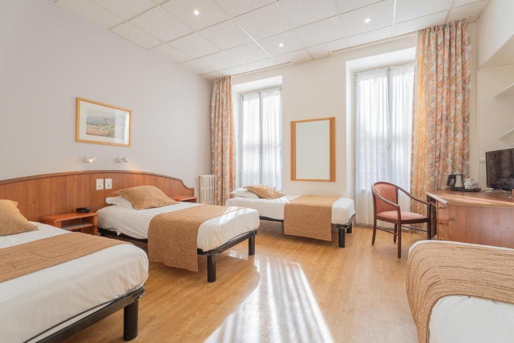 Hotel Busby - View 2