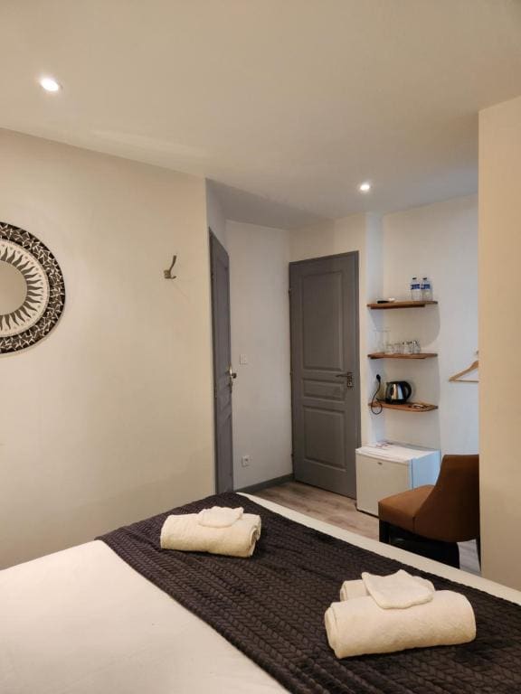 Chambres privées à Hautvillers, champagne, bain et toilettes - View 6