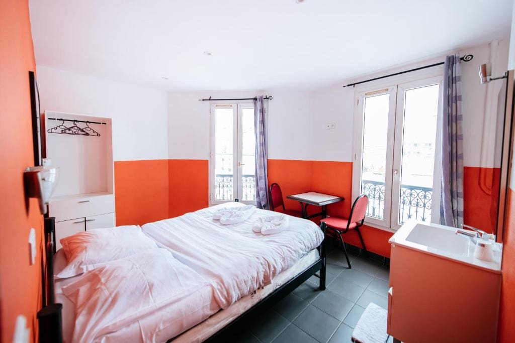 Hotel De La Poste - View 2
