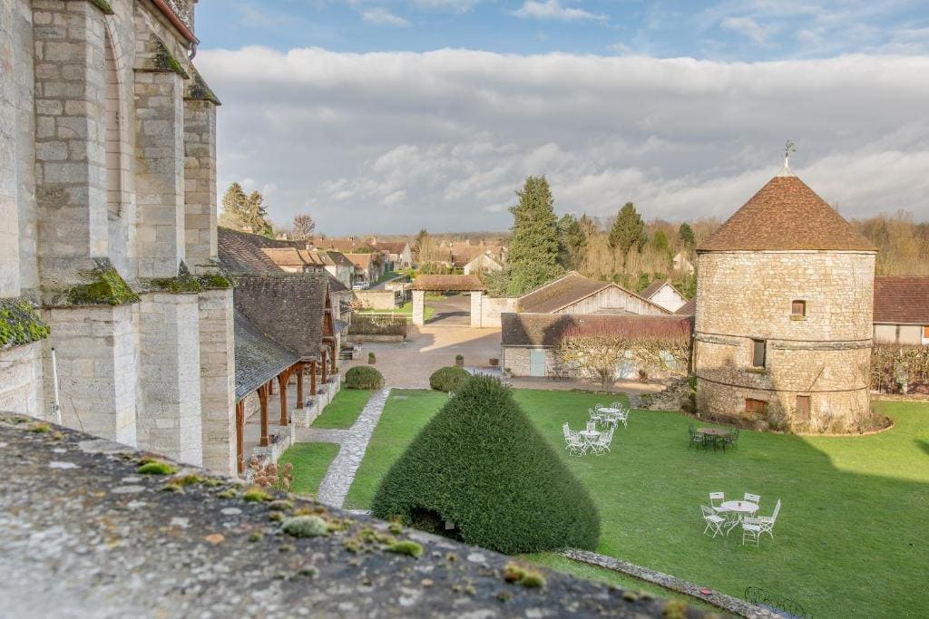 DOMAINE ST GERMER - Main view