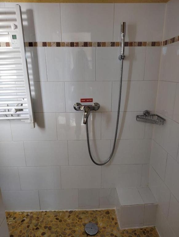 -Dorm Hostelworld Camp Backpackers-la girelle — Ansicht 6