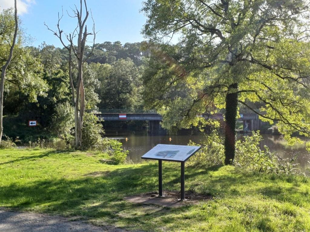 Douce Parenthèse au bord de l'eau - Main view