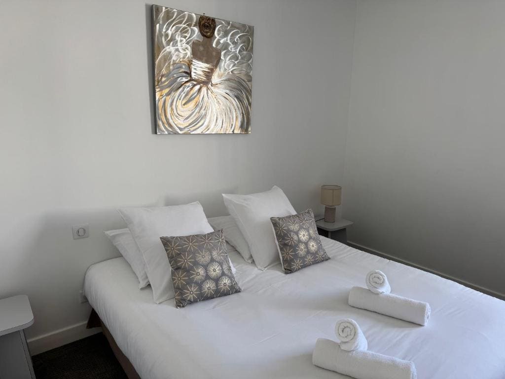 HOTEL DU MOULIN - View 6