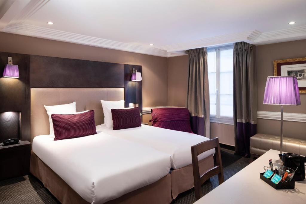 Elysées Hôtel - View 2