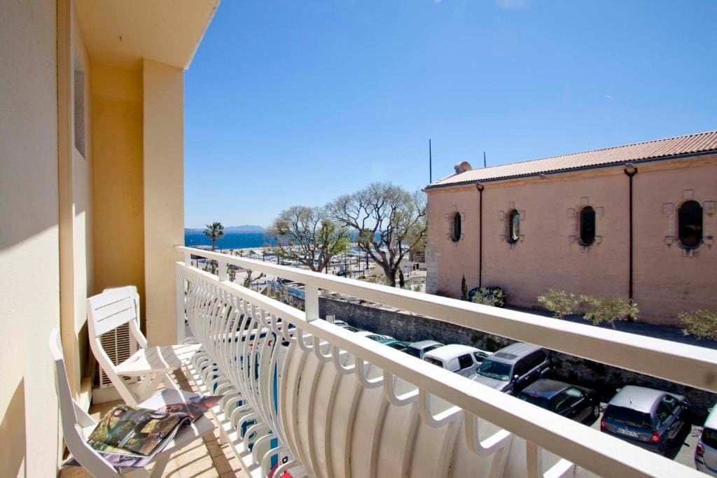 Hôtel La Croix de Malte - Foto 2