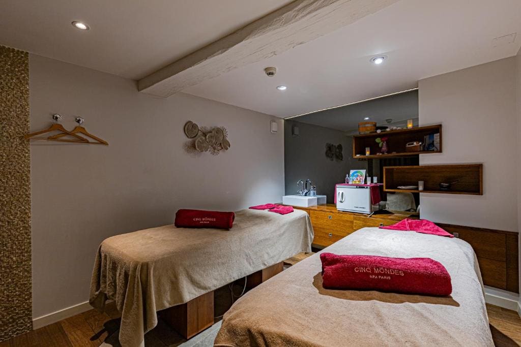 Logis Hostellerie Clos & Bistrot Grands Crus Chablis - Vista 5