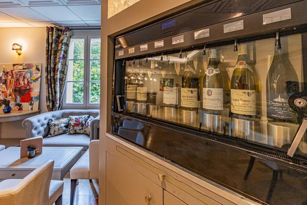 Logis Hostellerie Clos & Bistrot Grands Crus Chablis - Vista 6
