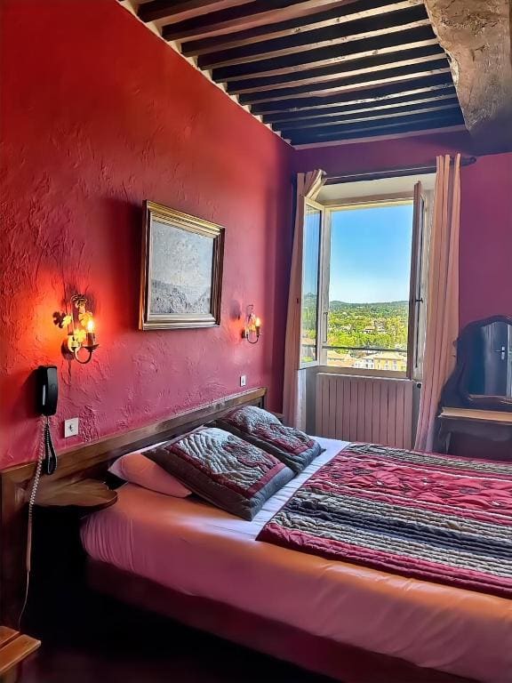 Hostellerie Le Beffroi - Main view