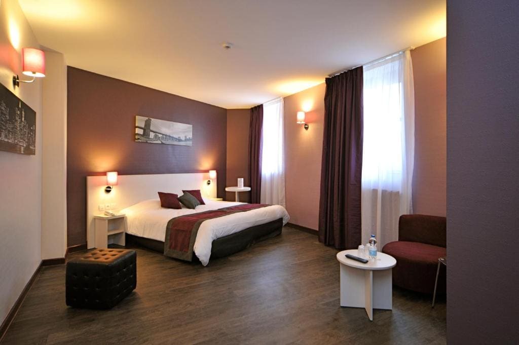 Hôtel The Originals Access - proche centre-ville - Gare - View 2