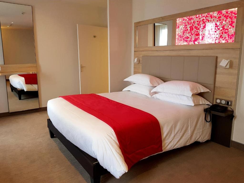 Brit Hotel de Grignan Vichy - View 2