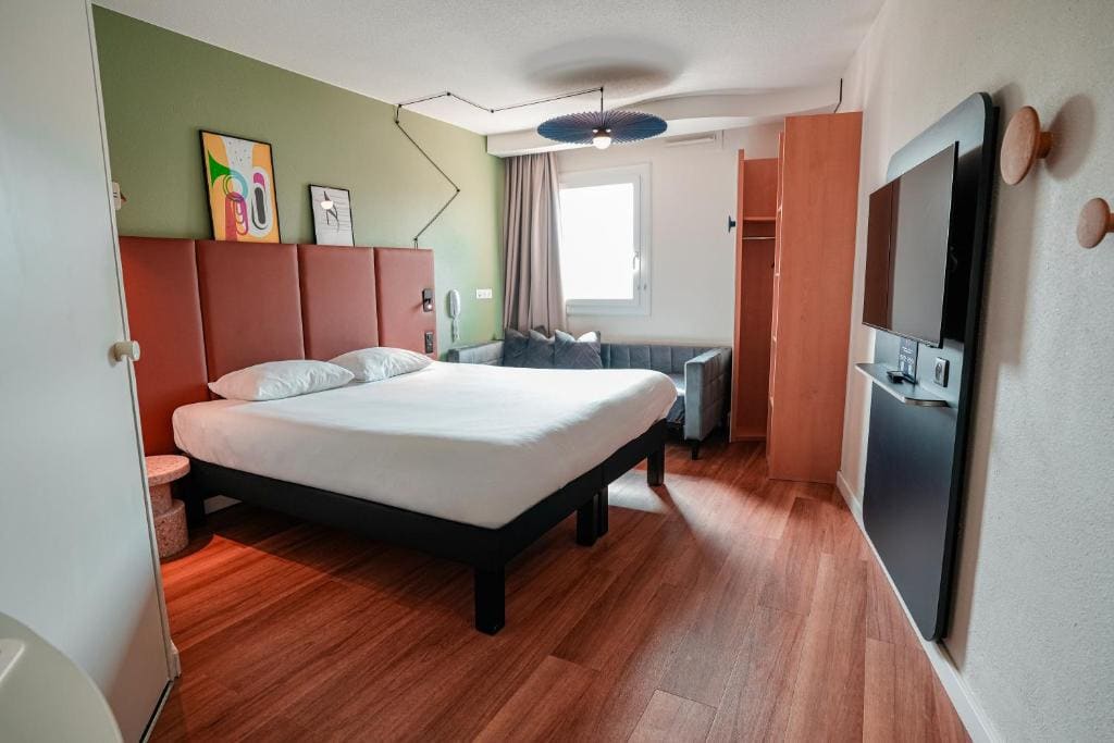 ibis Martigues Centre - View 6