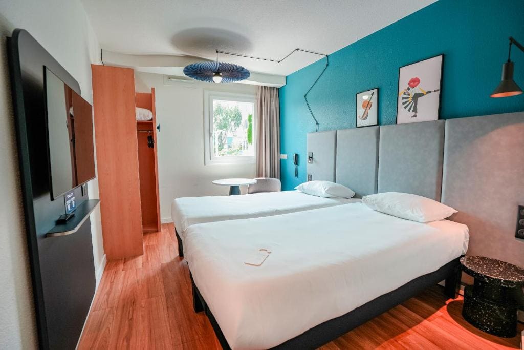 ibis Martigues Centre - View 7