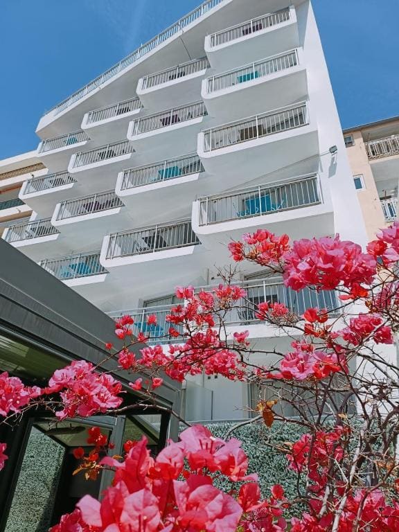 Hotel Abrial - Main view
