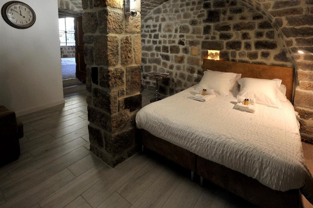 Chambre Comballe charmante avec jacuzzi - View 7