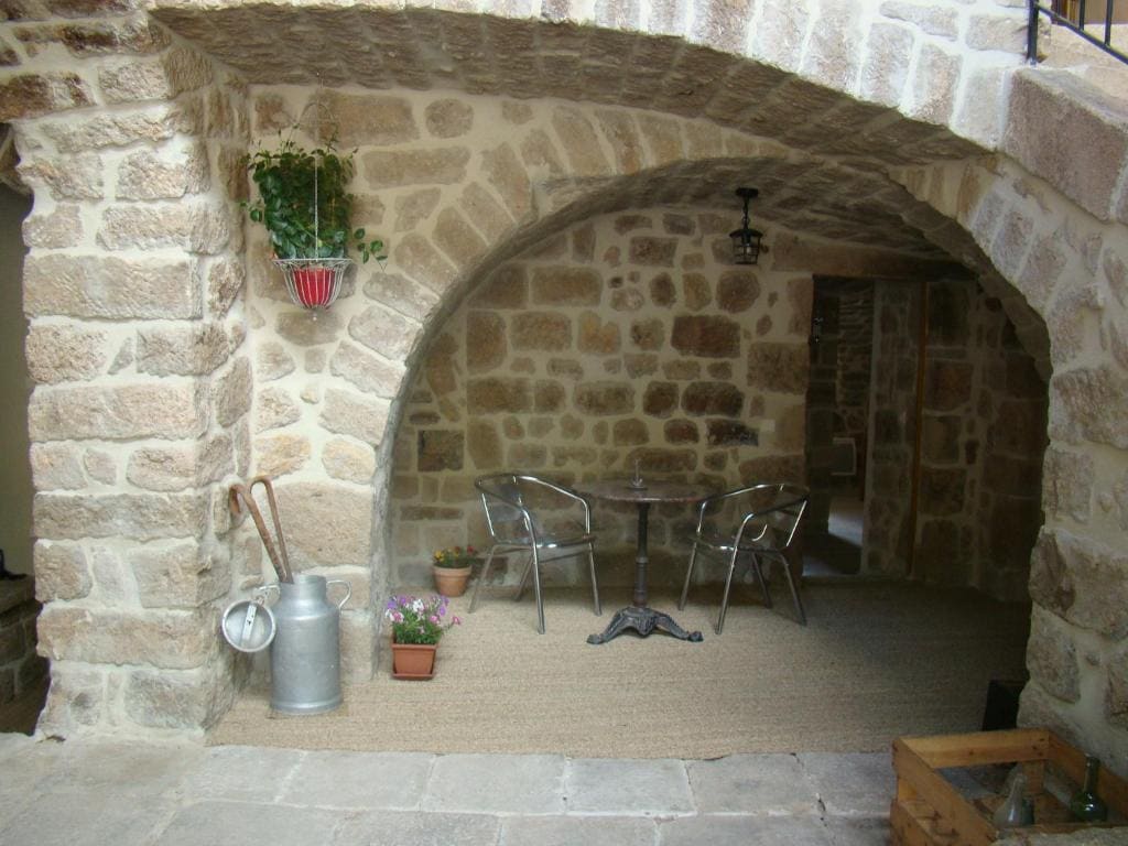 Chambre Comballe charmante avec jacuzzi - View 3