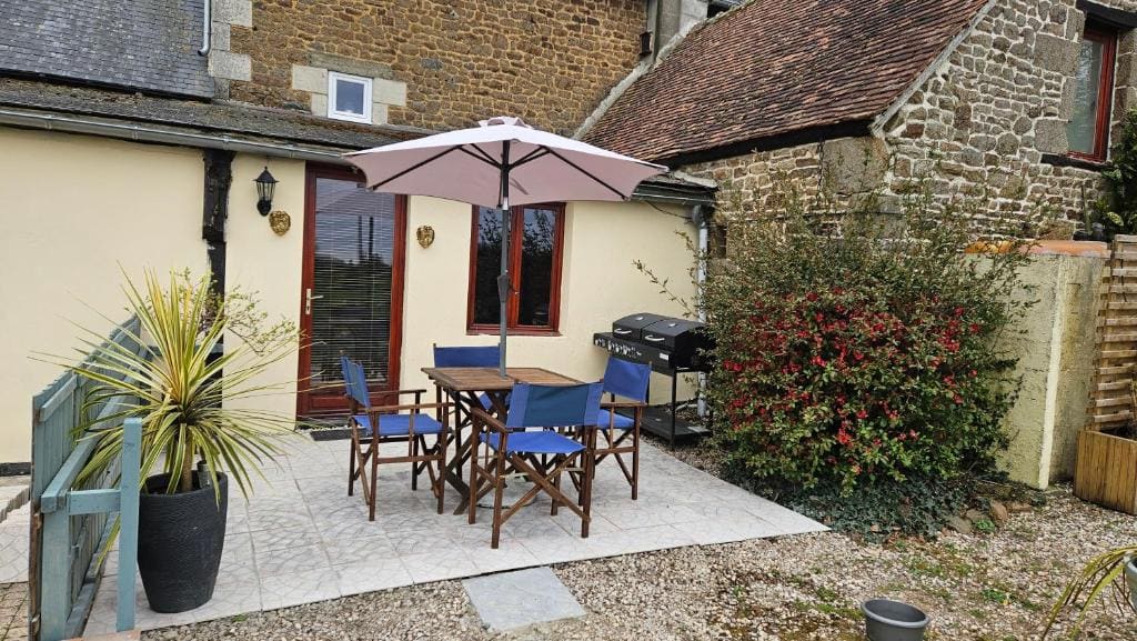 The Lions Den - La Loge Guest House - View 3