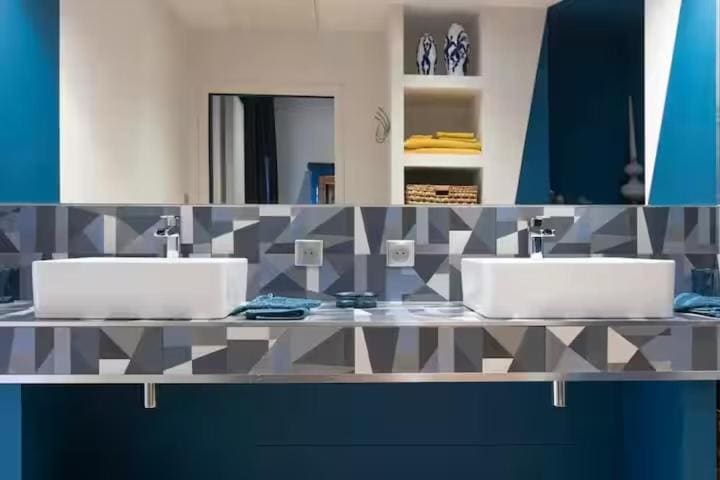 Maison d'Hôte - La Motte Bleue - View 2