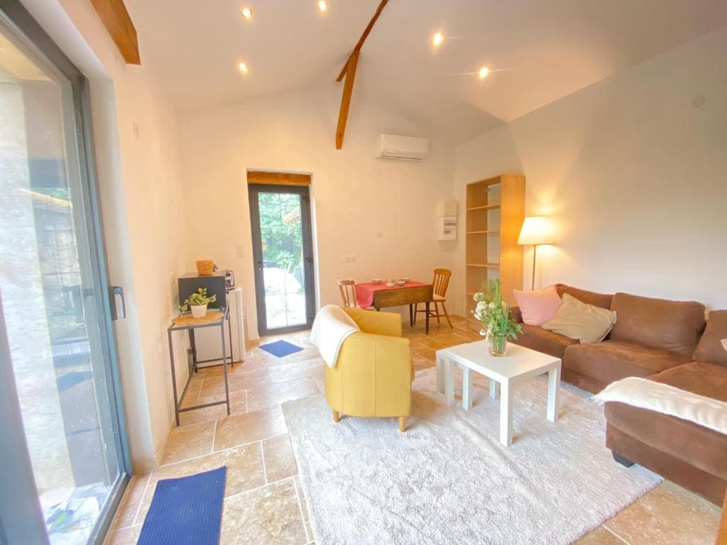LODGE avec kitchinette terrasse et jardin privé clos - Tampilan 6