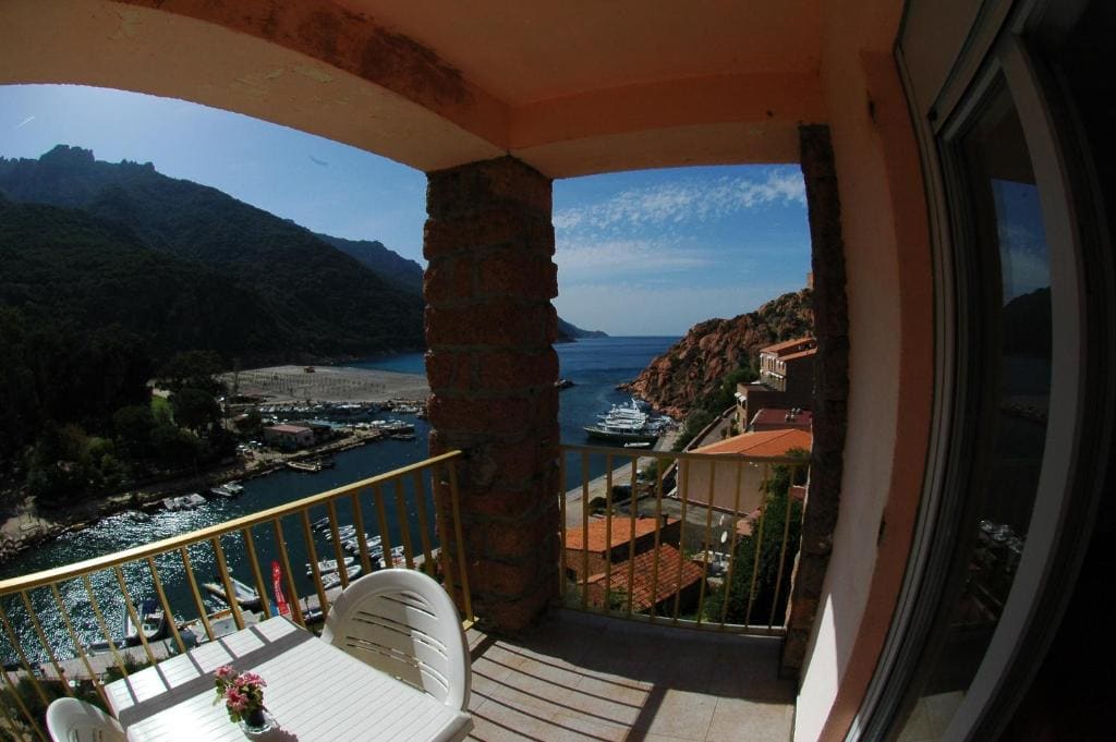Le Méditerranée - Main view
