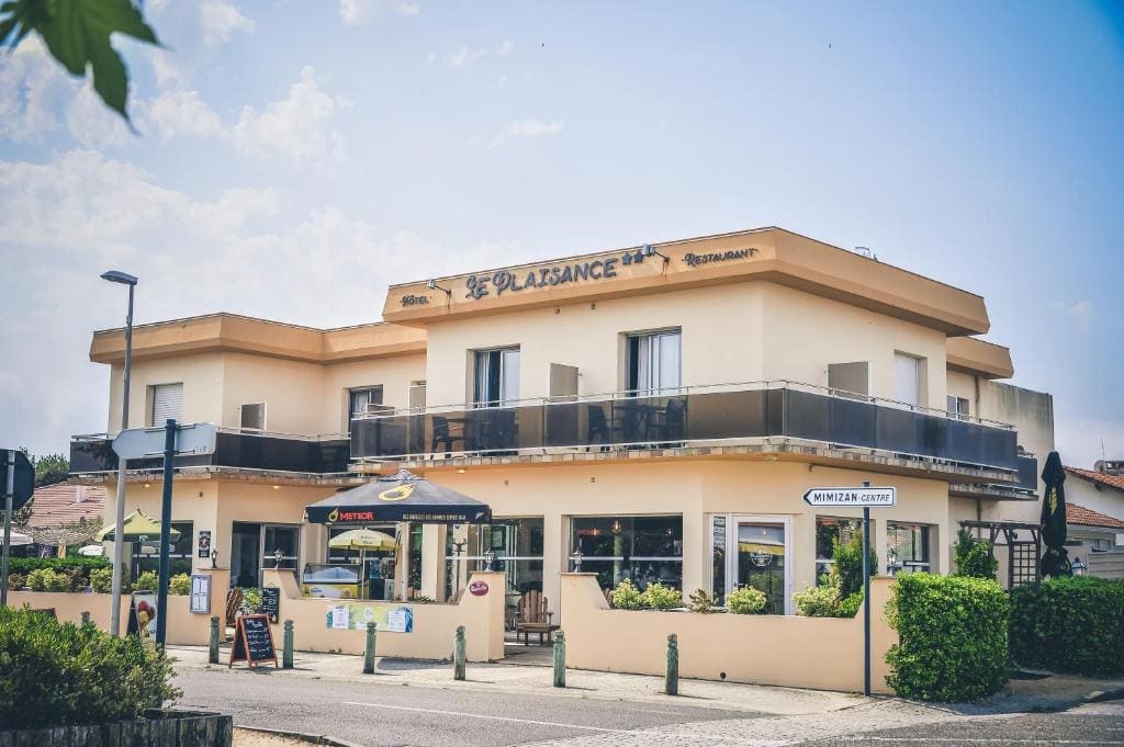 Hôtel Le Plaisance - Main view