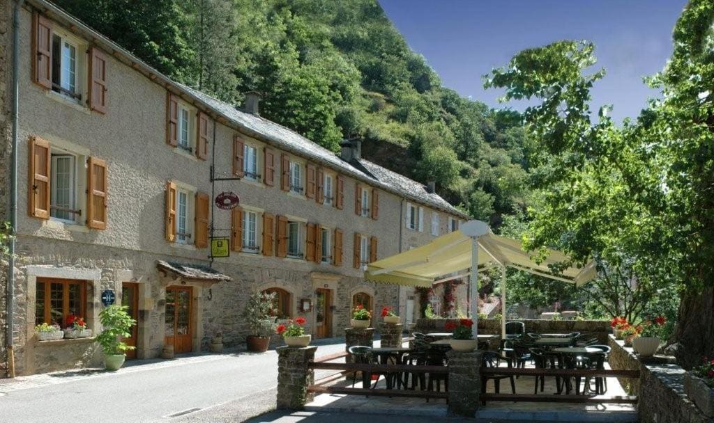 Hôtel Restaurant Le Relays du Chasteau - Logis Hôtel - Main view