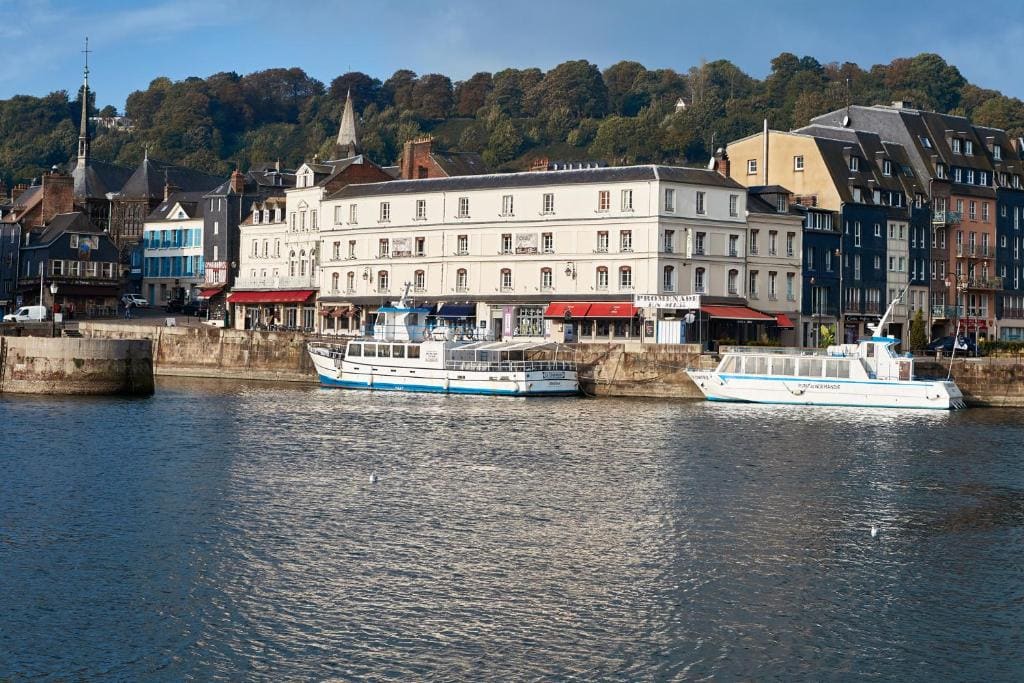 Best Western Le Cheval Blanc Vue sur le port - Main view
