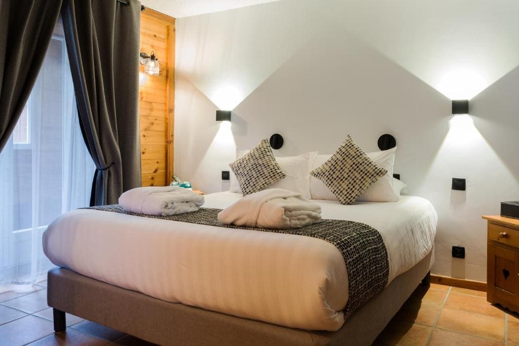 Logis Hôtel & Spa Les Autanes - View 6