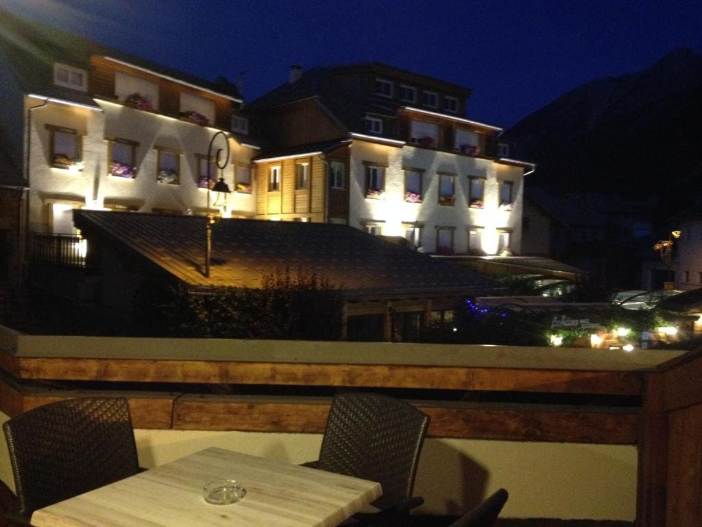 Logis Hôtel & Spa Les Autanes - Main view