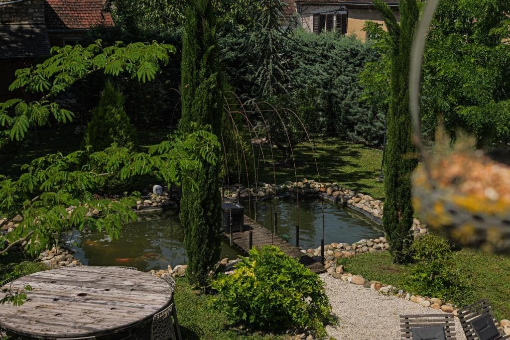 Maison Les Étoiles B&B with Garden Breakfast Tonnerre - View 4