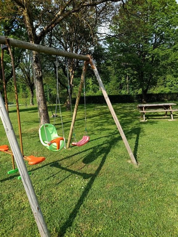 LES GRANGES D'ANTAN - REFUGE FORESTIER - SANS EAU - View 2