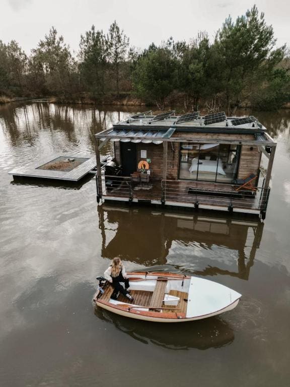 Lodge on the water in Dordogne - View 4