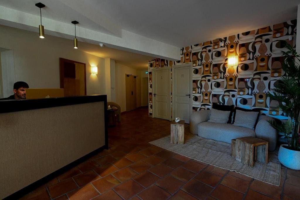 Logis Hôtel Le Mas De Jossyl - View 7