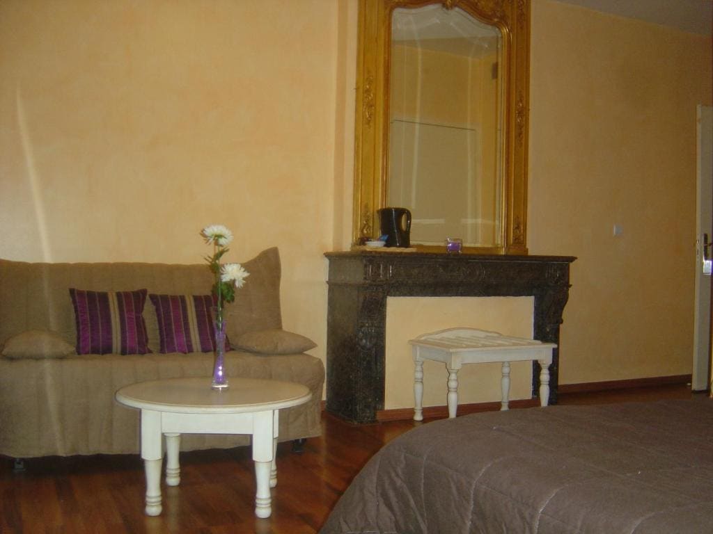 Logis Hôtel Les 3B - Vista 2