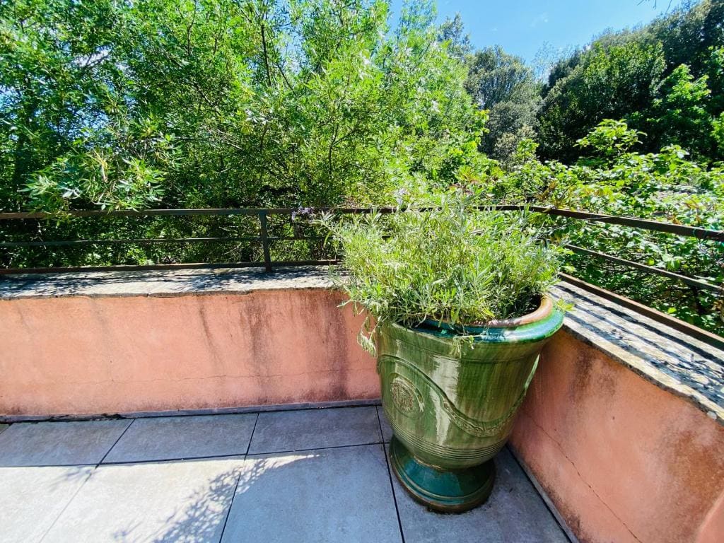 La Bartassade - Modern Independent Guesthouse - View 2