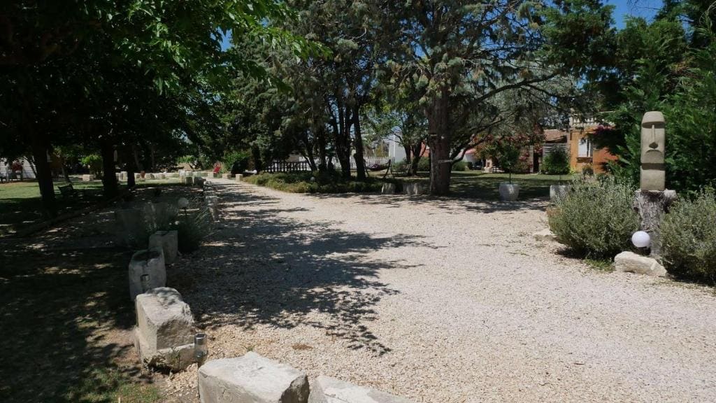 MAS MAURANE-Roulotte avec SPA privé aux portes d'ARLES - View 7