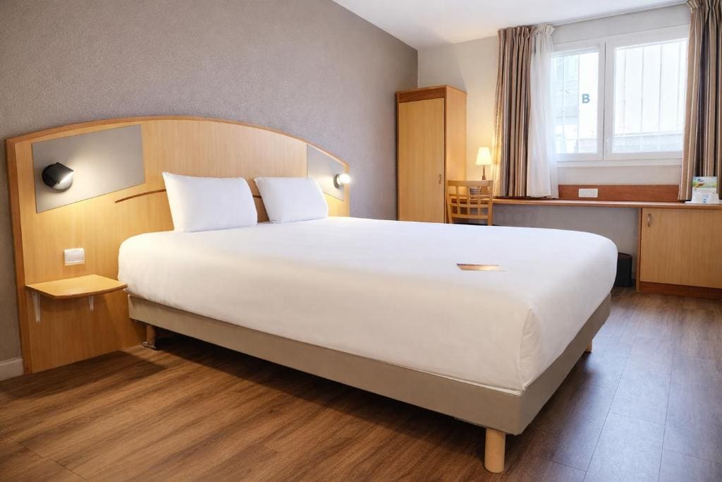 Kyriad Hotel Montpellier Centre Antigone - View 7
