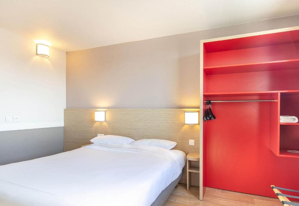 B&B HOTEL Lyon Aéroport Saint-Quentin-Fallavier - View 4