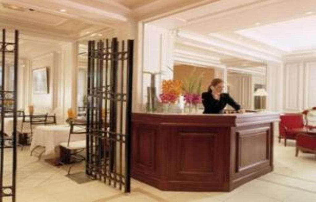 Hotel Suites Unic Renoir Saint-Germain - View 5
