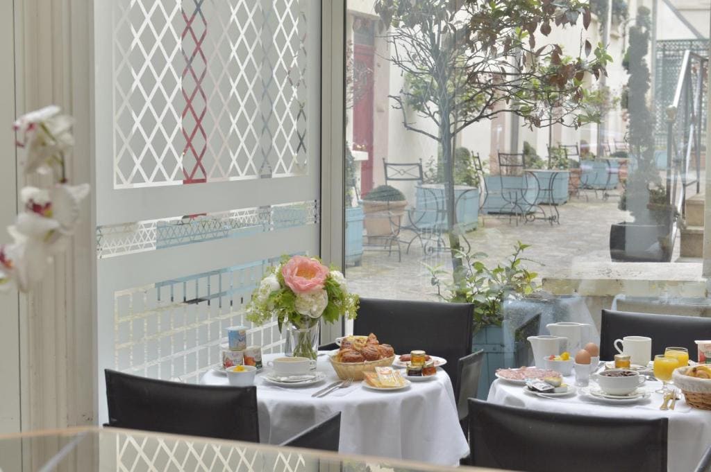 Hotel Suites Unic Renoir Saint-Germain - View 3