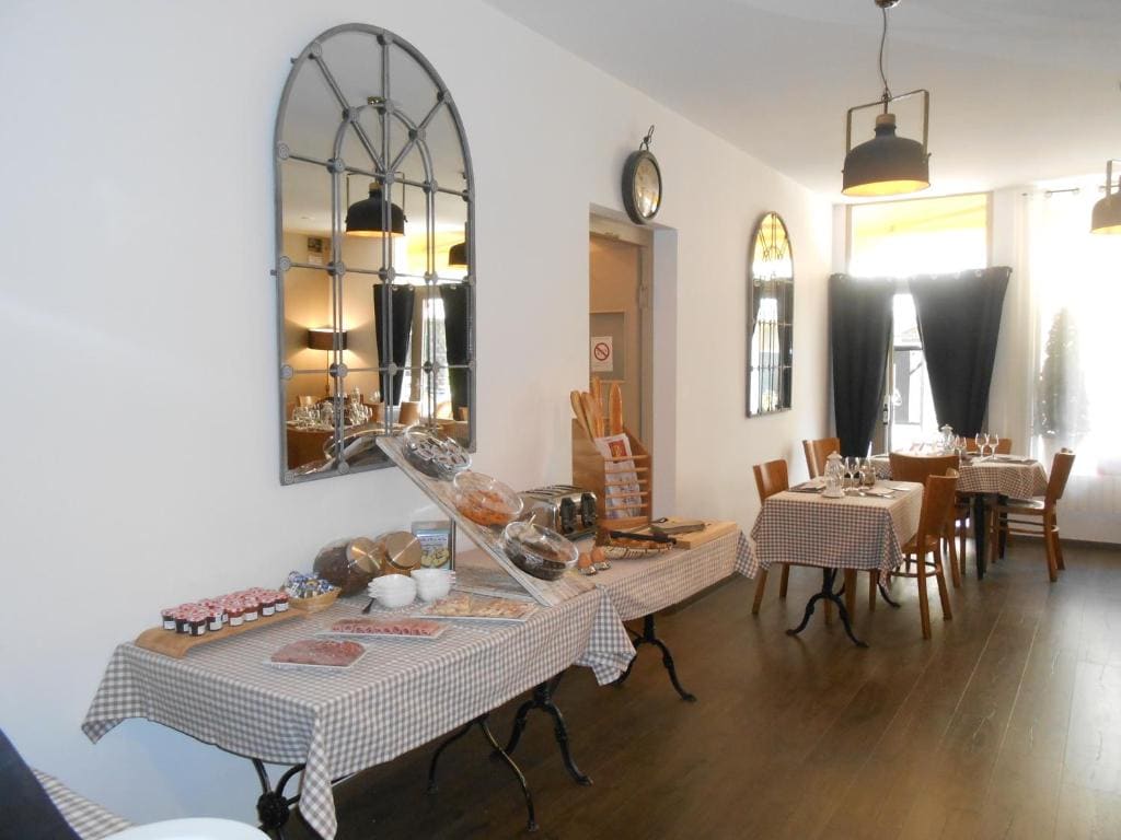 Hôtel-Restaurant "Chez Carrière" - View 3