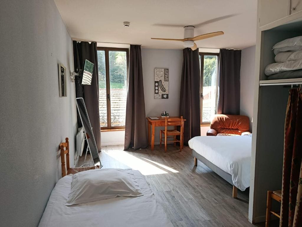 Logis Hôtel Le Saint Clément - View 3