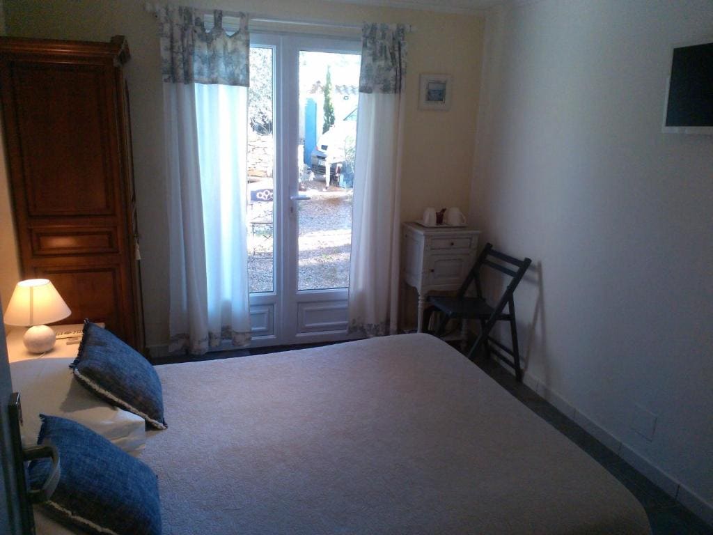 Gite "Sous les pins de Nages" - View 7