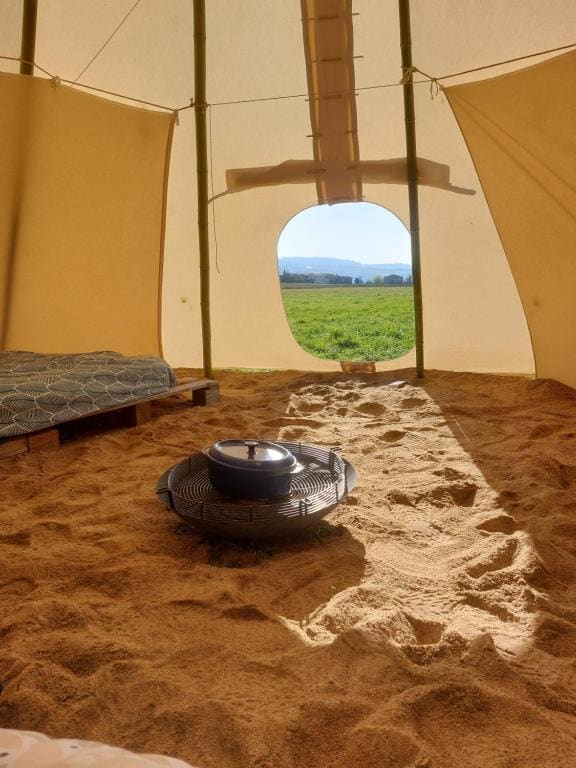 Tipi en pleine nature - View 2