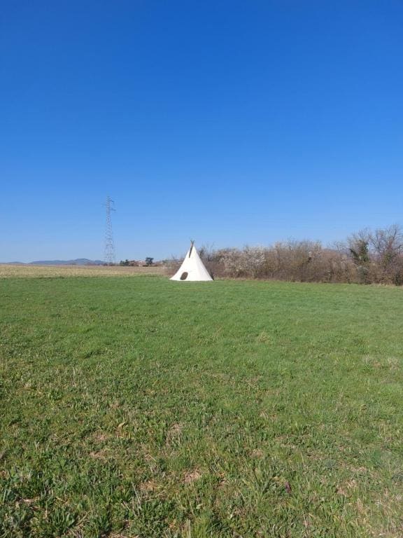 Tipi en pleine nature - View 3