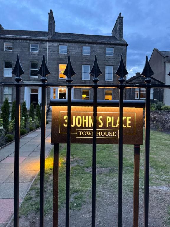 3 John's Place Townhouse - View 3
