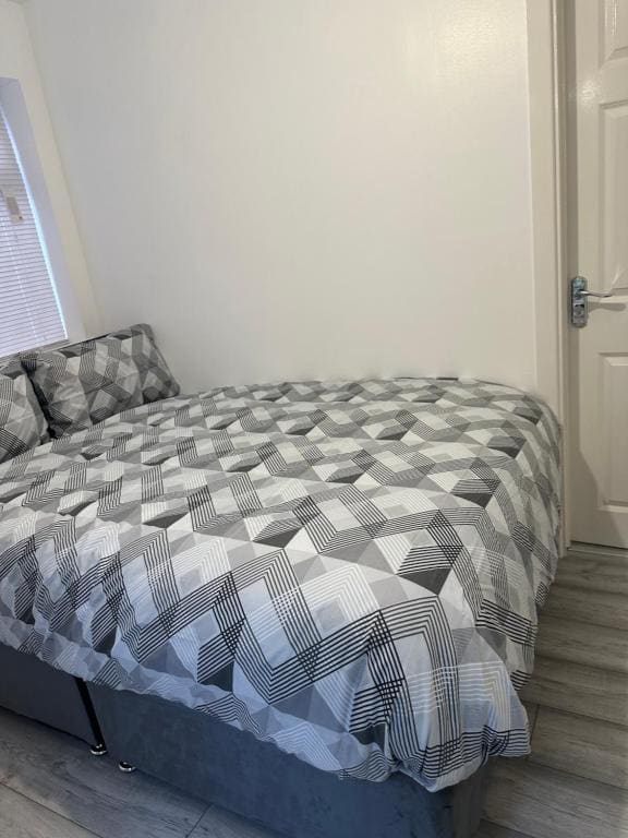 The Peacock House 7 mins from Luton airport - Tampilan 4