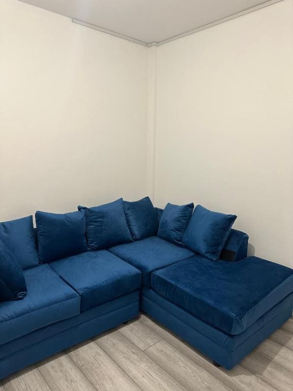 The Peacock House 7 mins from Luton airport - Tampilan utama