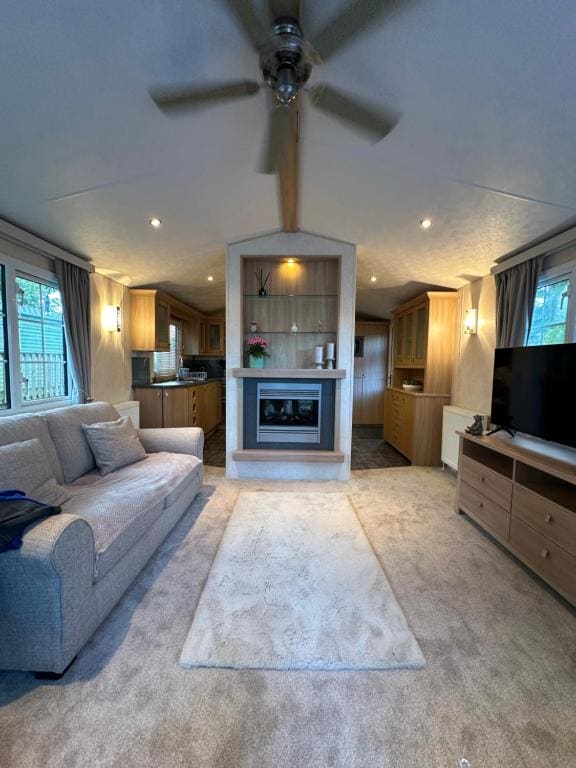 56 Main Park Caravan Hire Lillardsedge Holiday Park Jedburgh - View 7