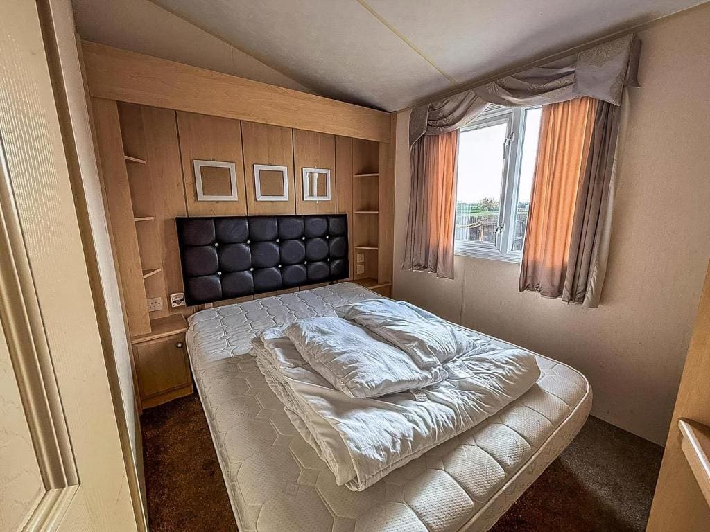 Hunstanton Beach Caravan - View 2
