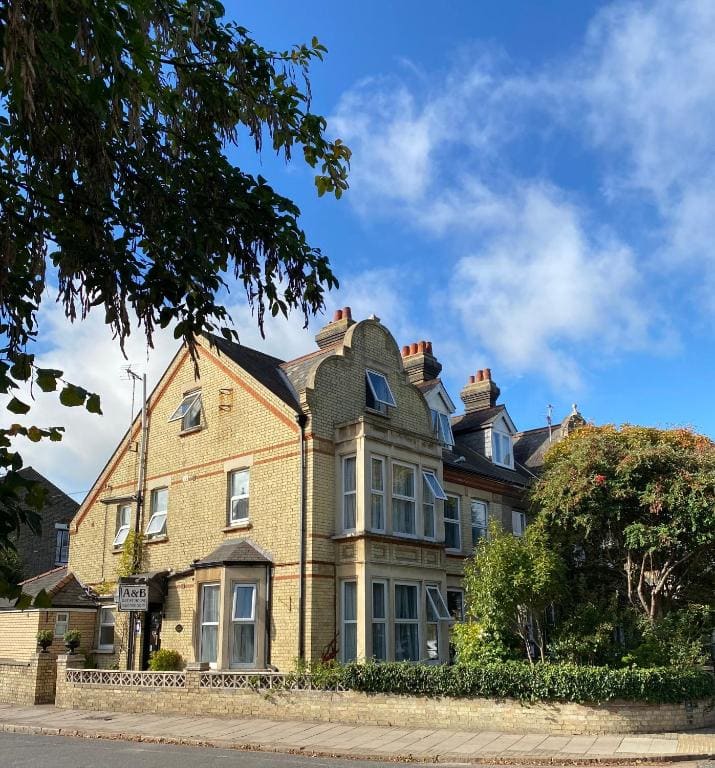 A & B Guest House Cambridge - Main view